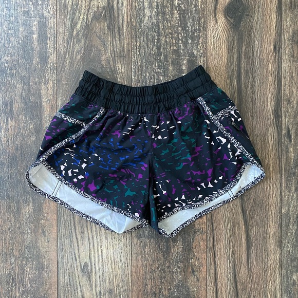 Lululemon Tracker Short III *4-way Stretch - Picture 2 of 8